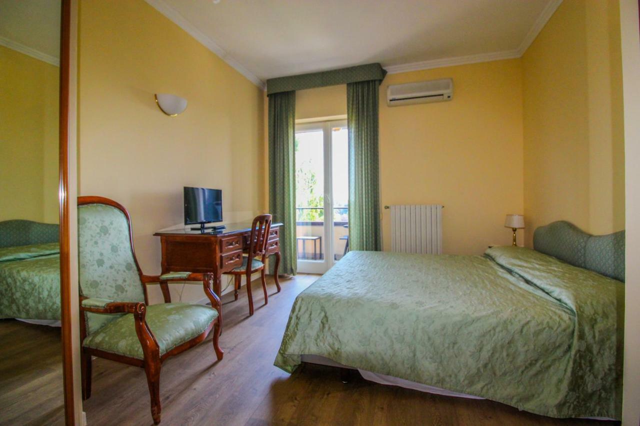 Hotel Moderno Premeno Exterior photo